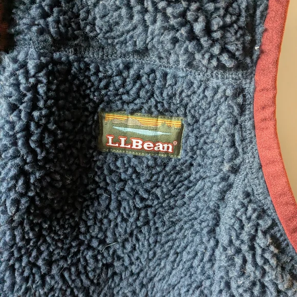 L.L. Bean Women's Sherpa Vest - Navy with Red Trim - Picture 2 of 4